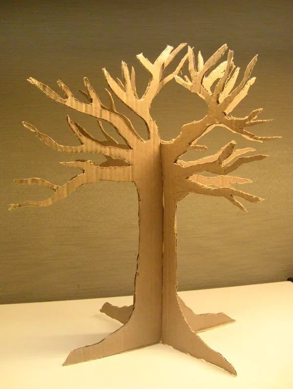 Как сделать дерево из картона, чтобы оно стояло: фото пошагово