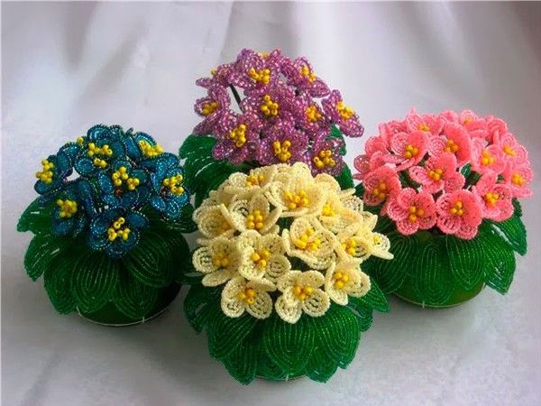 Цветы из бисера своими руками: готовим оригинальный подарок на День рождения